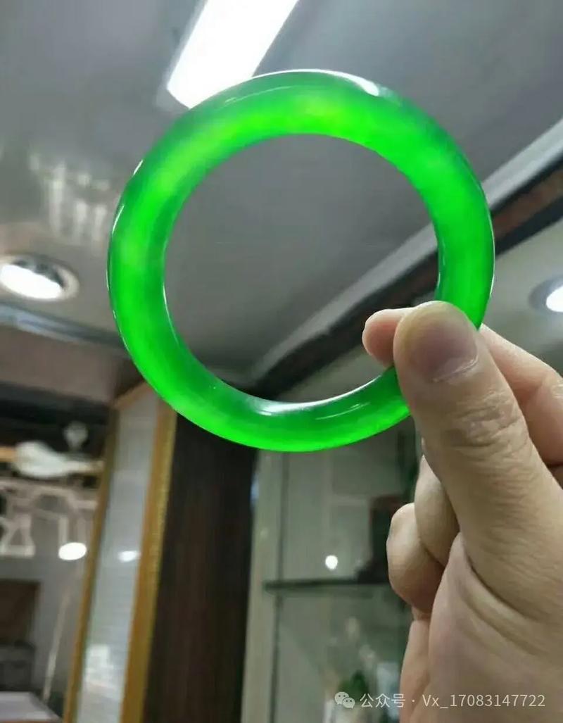 純天然緬甸翡翠玉手鐲精品推薦 紫羅蘭飄淺綠翠，溫潤綻放自然華彩
